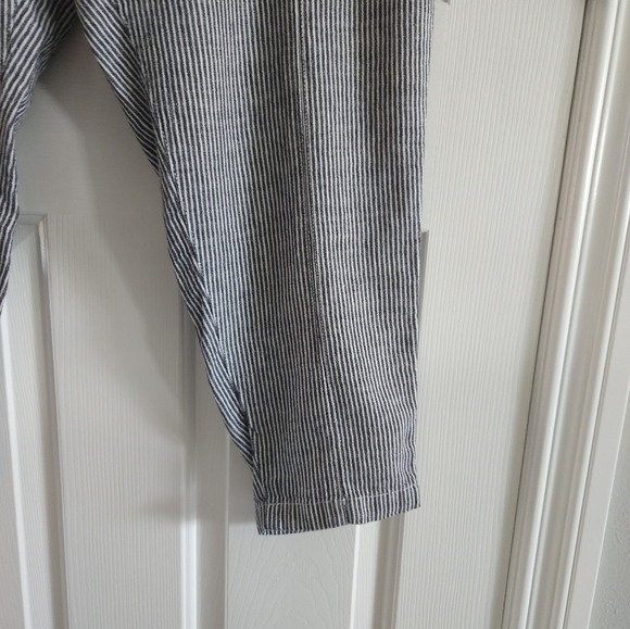 Old Navy High Rise Straight Taper Linen Blend Pants - Picture 5 of 12